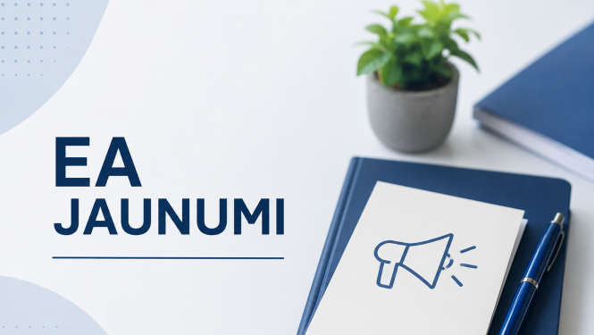 Teksts - EA JAUNUMI, fonā galds ar puķupodā esošu zaļu augu, grāmata un uz tās balta lapa ar rupora attēlu