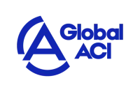 Global ACI logo, zilā krāsā nosaucuks un zilā krāsā emblēma, kur A burts izcelts un apkārt kreisajā pusē 2 loki 